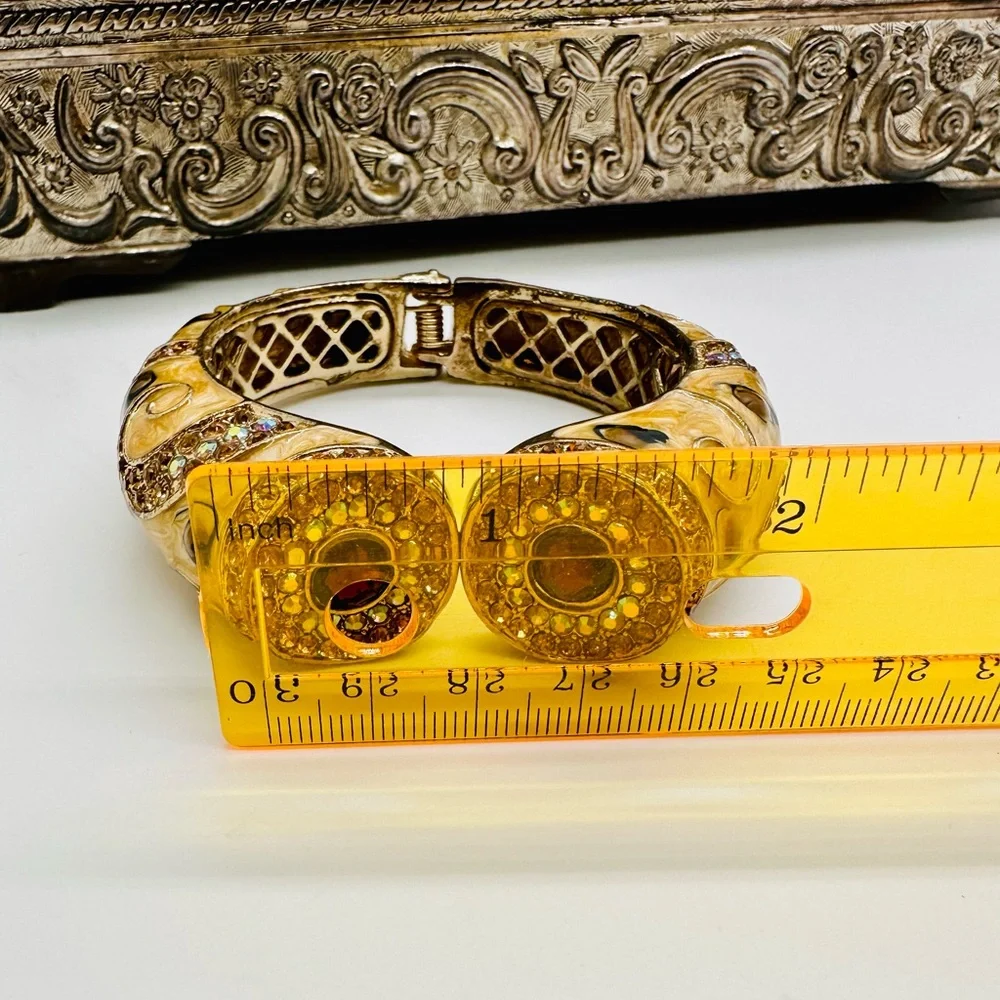 🔥 Gorgeous Rhinestone Statement Bracelet - Picture 13 of 17